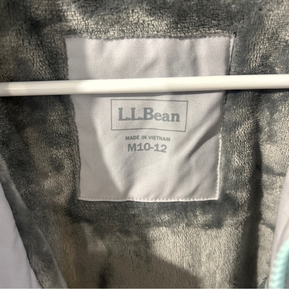 LL Bean Kids Waterproof Patroller Ski Jacket - missing hood - Picture 5 of 10